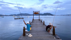 Tour Câu Cá tại bể Ngư dân ở Cát Bà